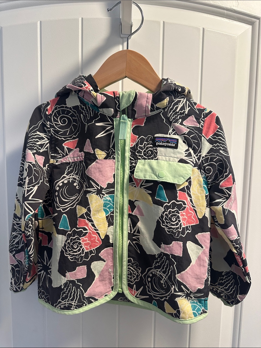 Patagonia toddler jacket with detachable hood. 2T